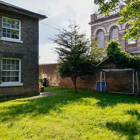 Hampton Court Cottage Exterior foto